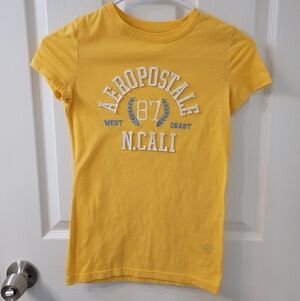 Aeropostale Juniors Golden West Coast Tee. XS